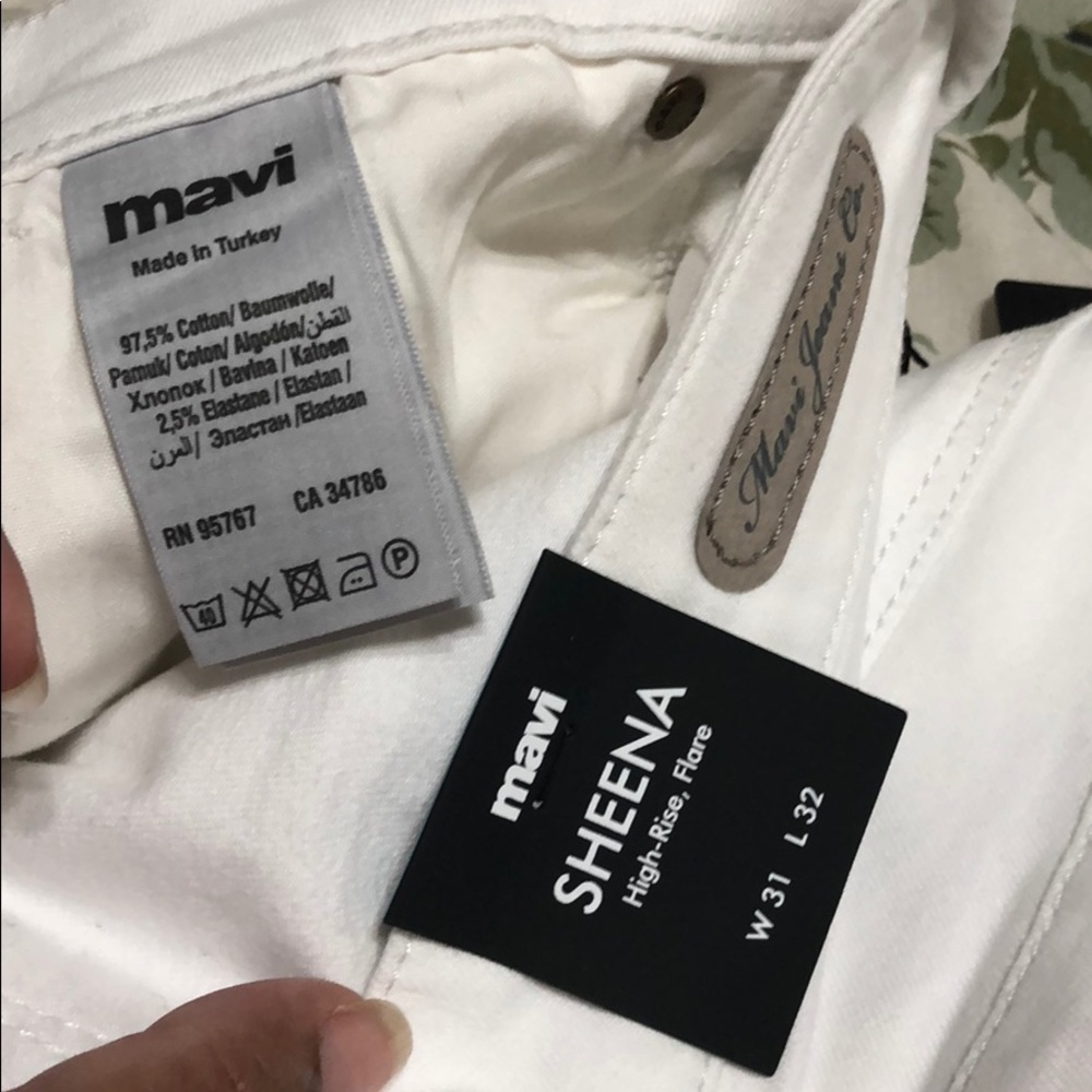 Mavi Sheena jeans -very flattering - Picture 5 of 5